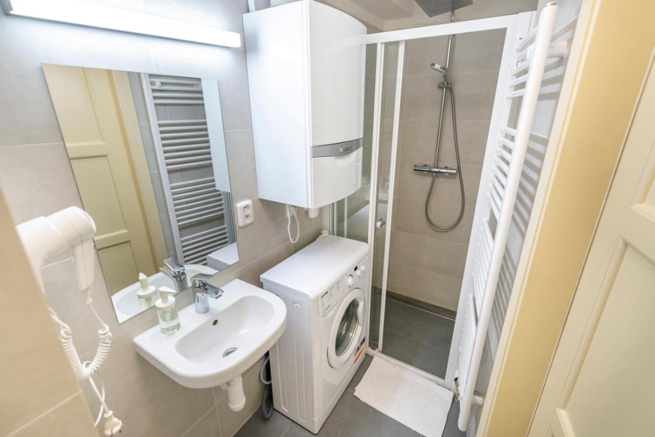 Hotel apartamentowy Celetna - Old Town Praga